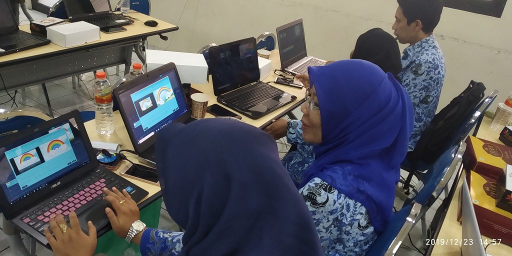 MIN 1 Kota Malang Perkuat Literasi Digital Lewat Pelatihan Pembuatan