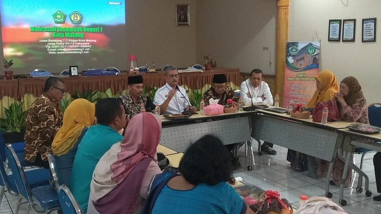 Lawatan Pejabat Kementerian Pendidikan Malaysia ke MIN 1 Kota Malang