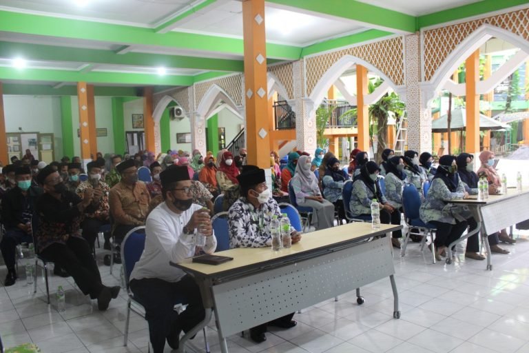 Hadirkan Ketua APSAI Pusat Malang, MIN 1 Kota Malang Siap Menuju Adiwiyata