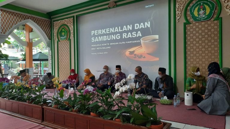 Perkenalan Dan Sambung Rasa Bangun Sinergitas Antara Pengurus Komite Dengan Guru Karyawan