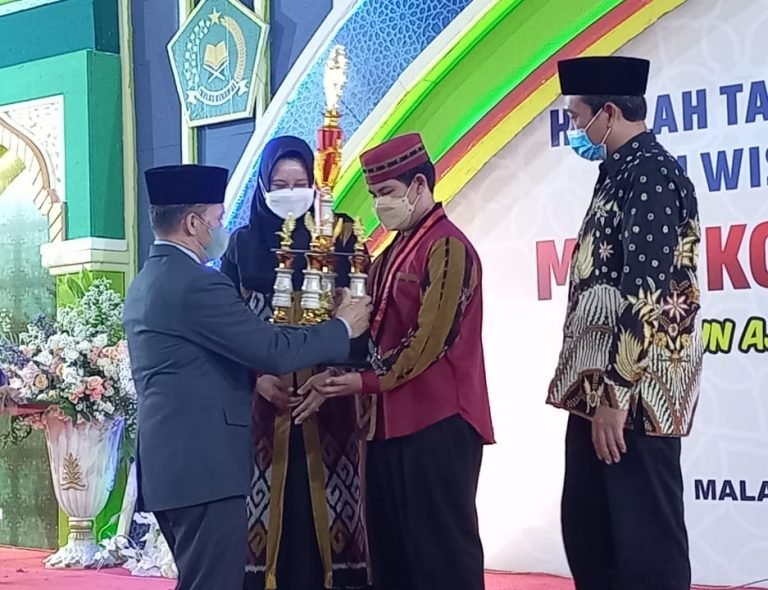 Haflah Tahfidzul Quran & Wisuda Kelas VI  Kepala Kemenag Ajak Tanamkan Karakter Religi