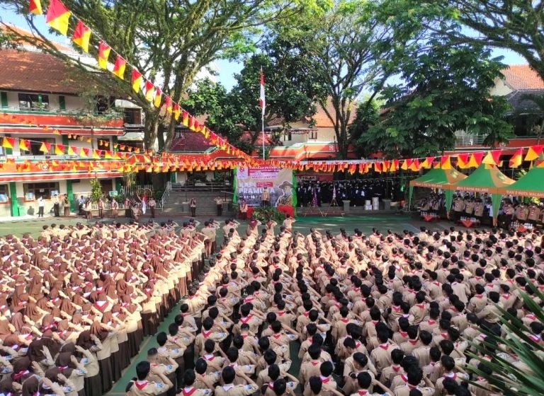 Semarak Upacara Hari Pramuka ke-61 Bersama Madrasah Terpadu