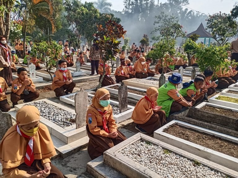 Kunjungi TMP dalam Rangka Hari Jadi Pramuka ke-61