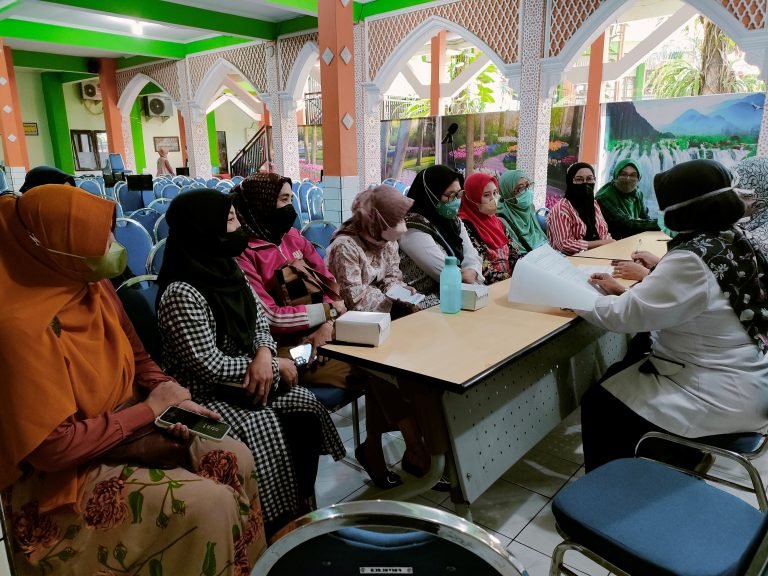 Kenalkan Mahabbah saat Sosialisasi Program Madrasah dan Pembentukan POS