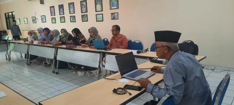 Madrasah Berbagi Berkad untuk Tingkatkan Kompetensi Pendidik