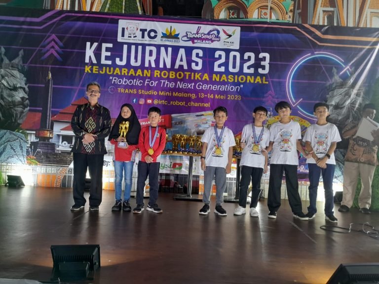 Tim Robotik Borong Kejuaraan di Ajang IRTC Tingkat Nasional