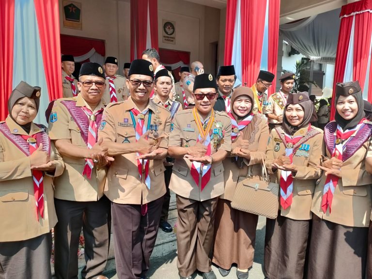 Enam Pembina Pramuka Raih Penghargaan Lencana Pancawarsa