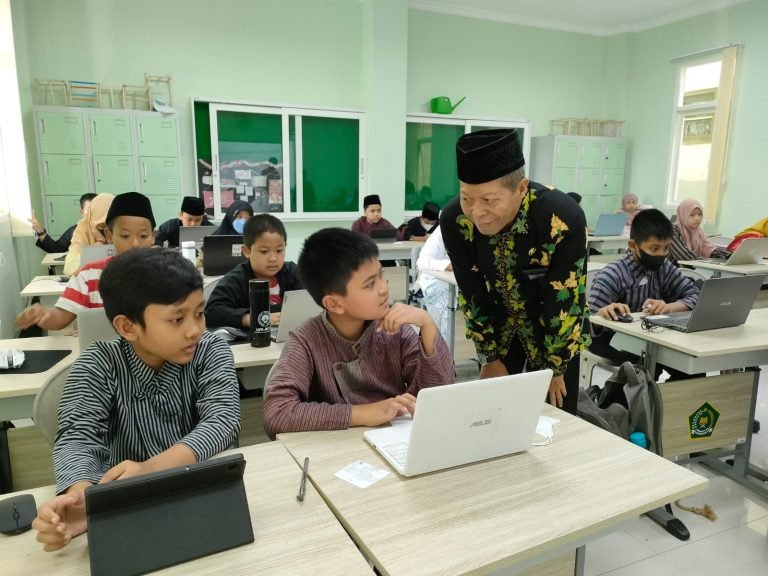 256 Siswa MIN 1 Kota Malang Sukseskan Uji Validasi AKMI