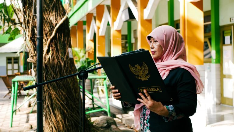 Upacara Sumpah Pemuda: Para Siswa dan Guru MIN 1 Kota Malang Rayakan Semangat Kebangsaan dan Anti-Bullying