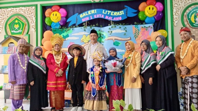 GALERI LITERASI: TURUT MEWARNAI PUKIS 2023 DENGAN BERBAGAI LOMBA SERTA PAMERAN KARYA TULIS GURU DAN SISWA
