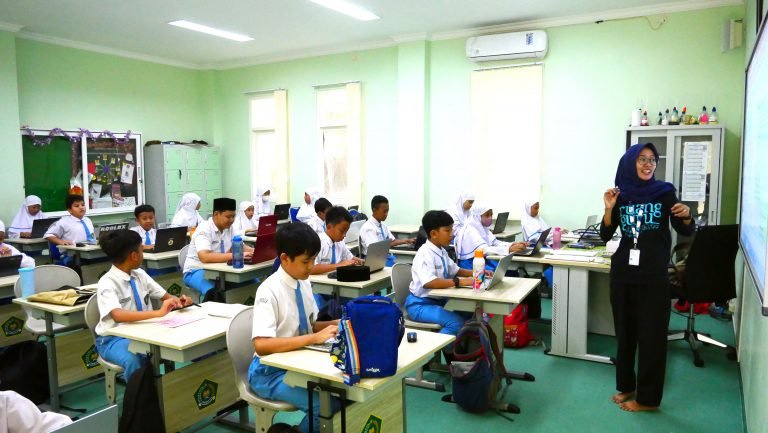 Kolaborasi Ruang Guru dan MIN 1 Kota Malang: Membangun Lingkungan Sekolah Bebas Bullying