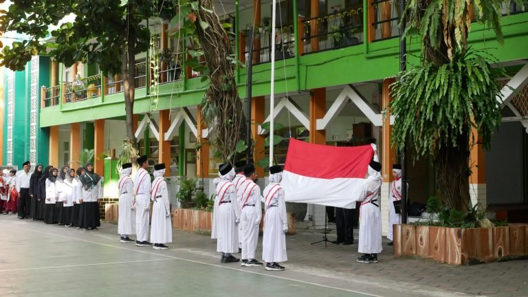 MIN 1 Kota Malang Peringati  Hari Kebangkitan Nasional ke-116  dengan Khidmat