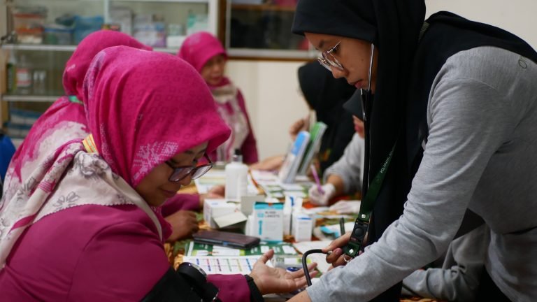 MIN 1 Kota Malang Gelar Skrining Kesehatan dan Senam Aerobik: Tingkatkan Kesehatan Guru dan Tenaga Kependidikan