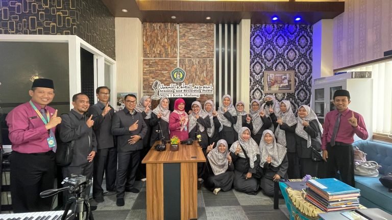 KKMI Kota Cimahi Lakukan Studi Tiru di MIN 1 Kota Malang