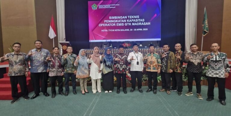 MIN 1 Kota Malang Ikuti Bimtek Peningkatan Kapasitas Operator EMIS GTK 2025 Wilayah Kerja Kabupaten/Kota Malang, Pasuruan, dan Probolinggo