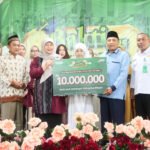 Wujud Rasa Syukur, Siswa MIN 1 Kota Malang Gelar Bakti kelulusan di MI Hidayatus Sibyan
