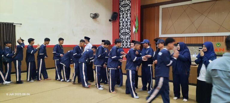 Gus Shampton Berangkatkan Kontingen Kota Malang dengan Semangat Menang Sportif