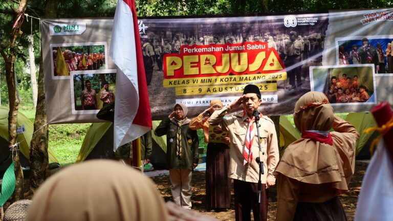 MIN 1 Kota Malang Lepas Peserta Perjusa ke Bumi Perkemahan Coban Rondo