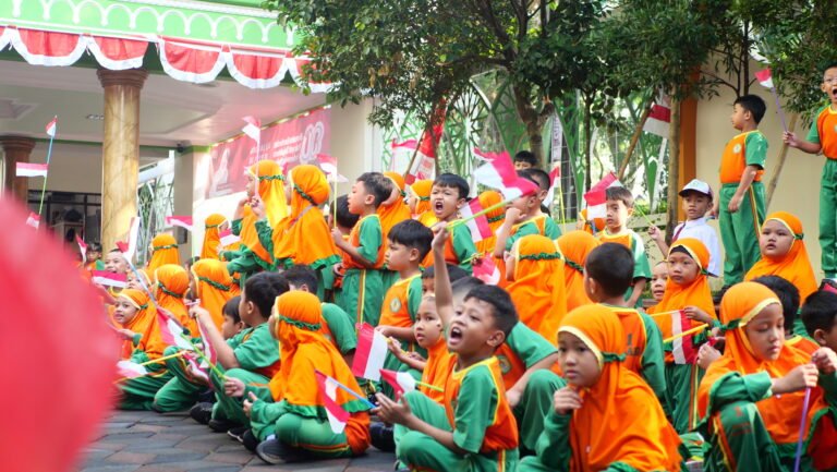 Semarak HUT RI ke-80, Lomba Kemerdekaan Siswa MIN 1 Kota Malang Asah Kekompakan