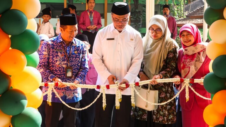 Kado Ulang Tahun ke-47, MIN 1 Kota Malang Tasyakuran Menempati Gedung Baru SBSN
