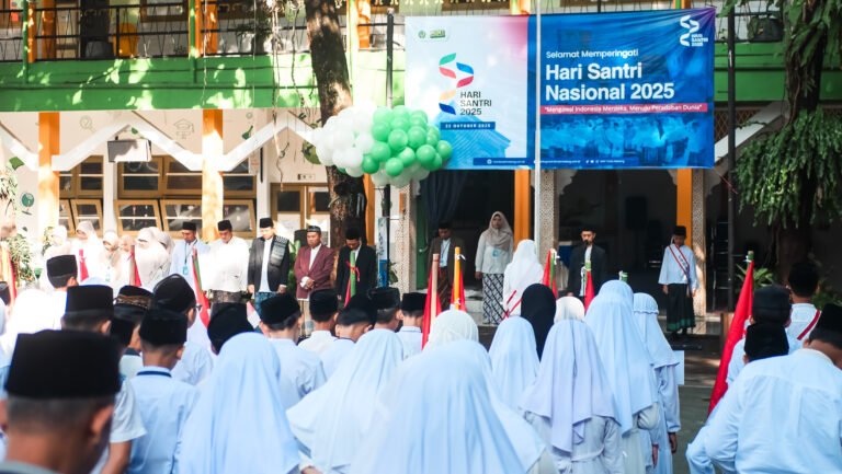 Semarak Hari Santri Nasional 2025 di MIN 1 Kota Malang, dari Sorogan Kitab Kuning hingga Drama Kolosal Resolusi Jihad
