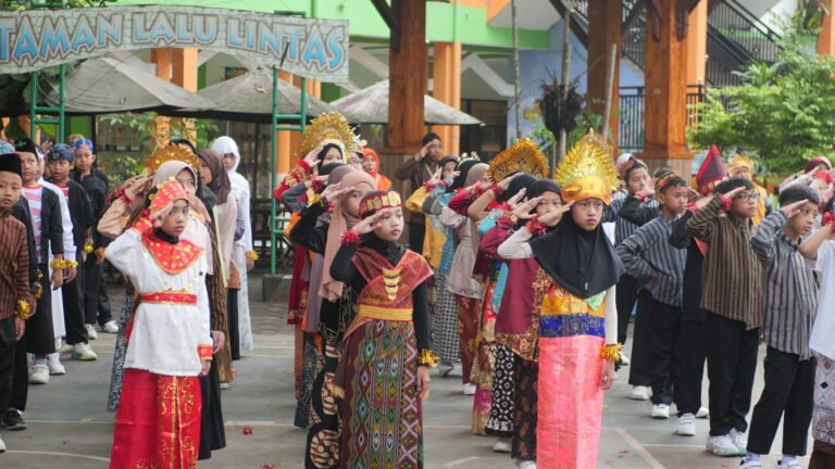 MIN 1 Kota Malang Rayakan Sumpah Pemuda ke-97 dengan Semangat Persatuan dan Kreativitas