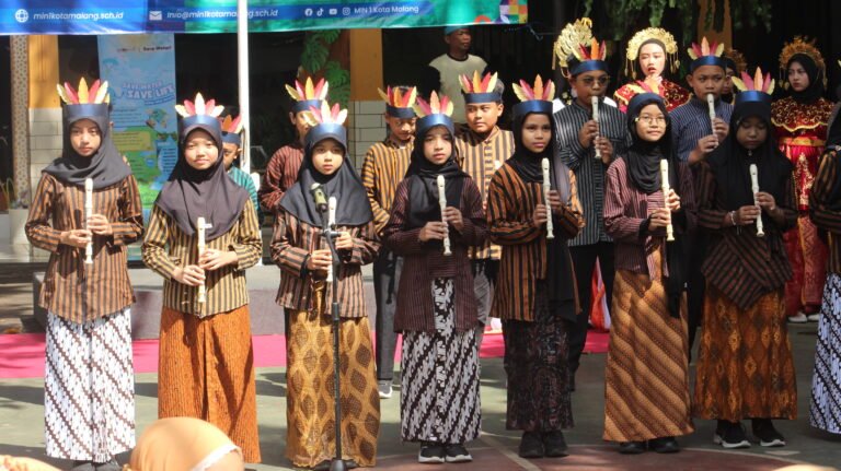 Gebyar Kokurikuler Kelas 6 MIN 1 Kota Malang: Lestarikan Bumiku Lewat Kreativitas dan Aksi Nyata