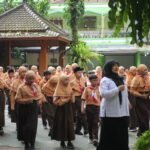 Budaya Bahasa Inggris, Apel Pagi dan Senam Anak Indonesia Hebat Mengawali Semester Genap 2025/2026 di MIN 1 Kota Malang