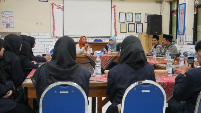 MIN 1 Kota Malang Terima Asistensi Mengajar UIN Maliki Malang Semester Genap 2025/2026, Mahasiswa Internasional Kamboja Turut Terlibat