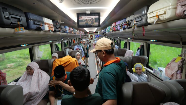 Hari Pertama Field Study Jakarta 2026: Belajar dan Beribadah di Atas Kereta, Siswa MIN 1 Kota Malang Hidupkan Malam Nisfu Sya’ban
