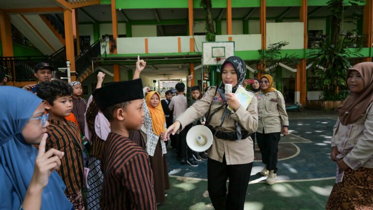 Siaga Bencana di Lingkungan Madrasah, Siswa MIN 1 Kota Malang Ikuti Edukasi TAGANA