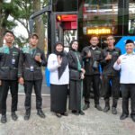 Gempita Ramadan 1447 H: Berbagi Takjil MIN 1 Kota Malang Sasar Penumpang Trans Jatim