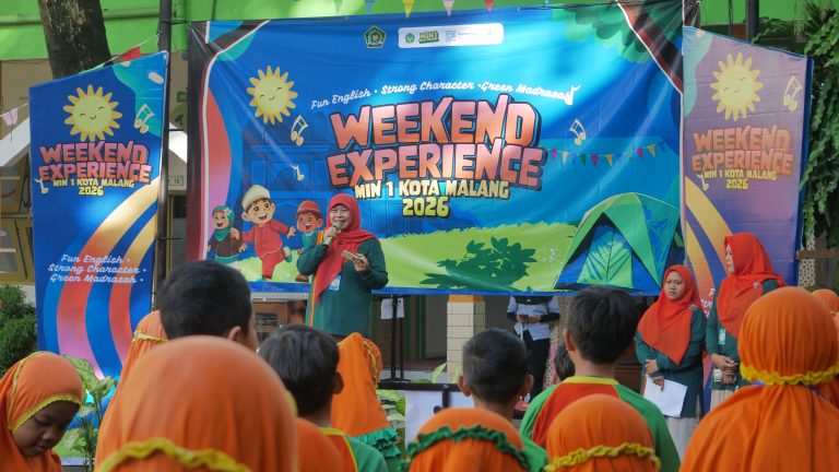 Weekend Experience 2026 Dimulai, Siswa MIN 1 Kota Malang Didorong Percaya Diri Berbahasa Inggris